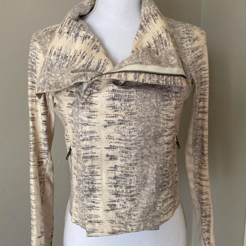 Georgie Python By Intermix Jacket Xs - image 4